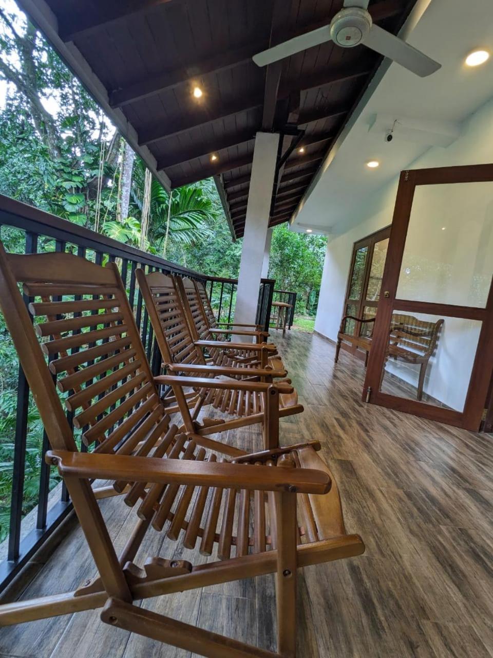 Old Bridge Riverside Hotel Kitulgala Extérieur photo